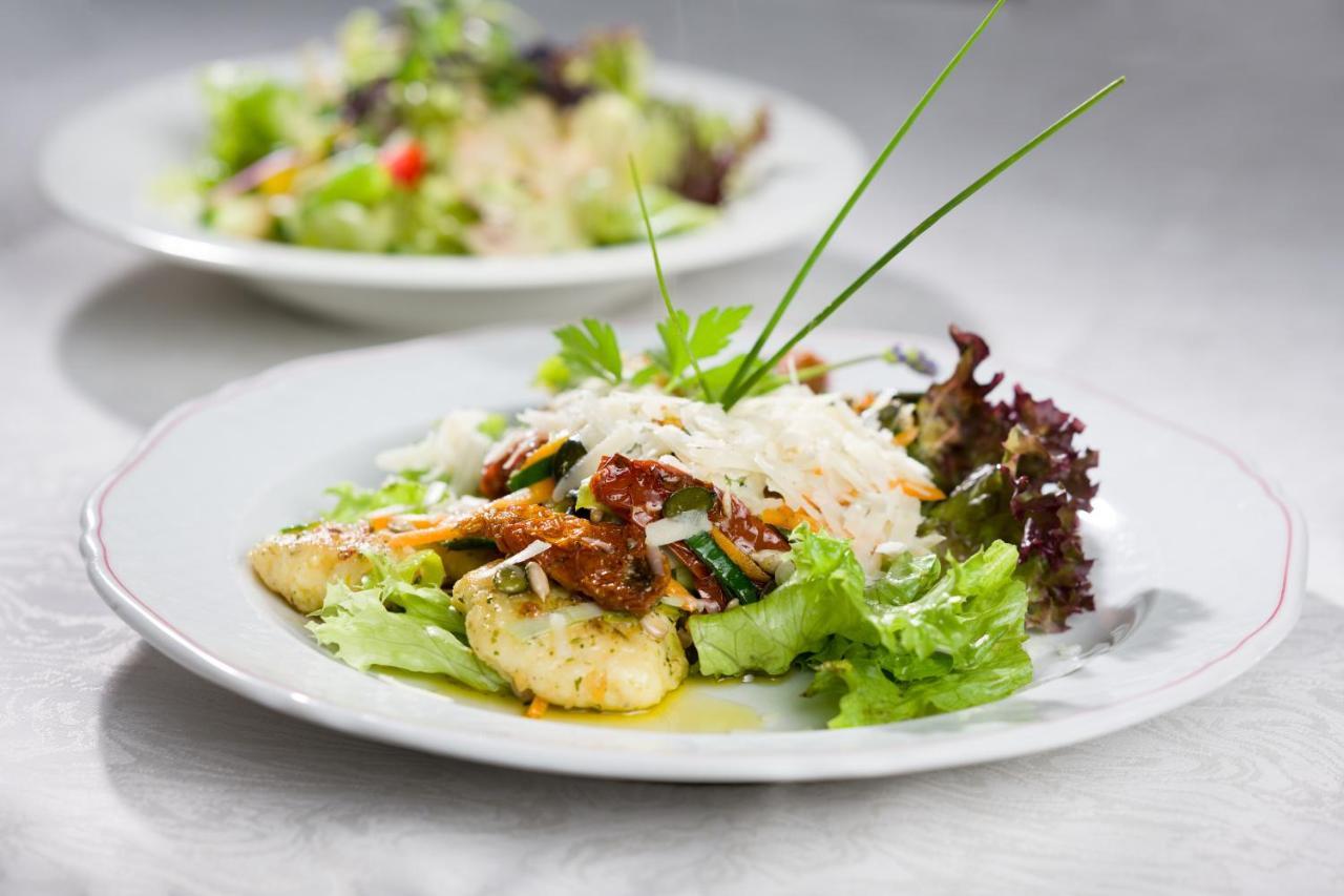 Spundloch- Das Hotel & Weinrestaurant Veitshöchheim Eksteriør billede